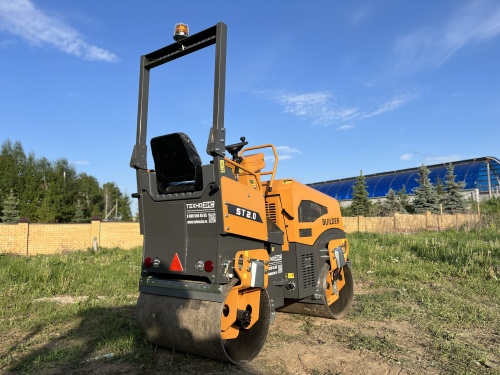 каток тротуарный полноприводный builder st 2.0